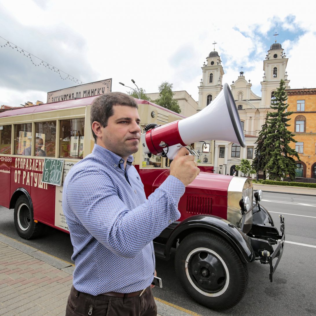 Обзорная экскурсия по Минску на красном ретро-автобусе ЗИС-8